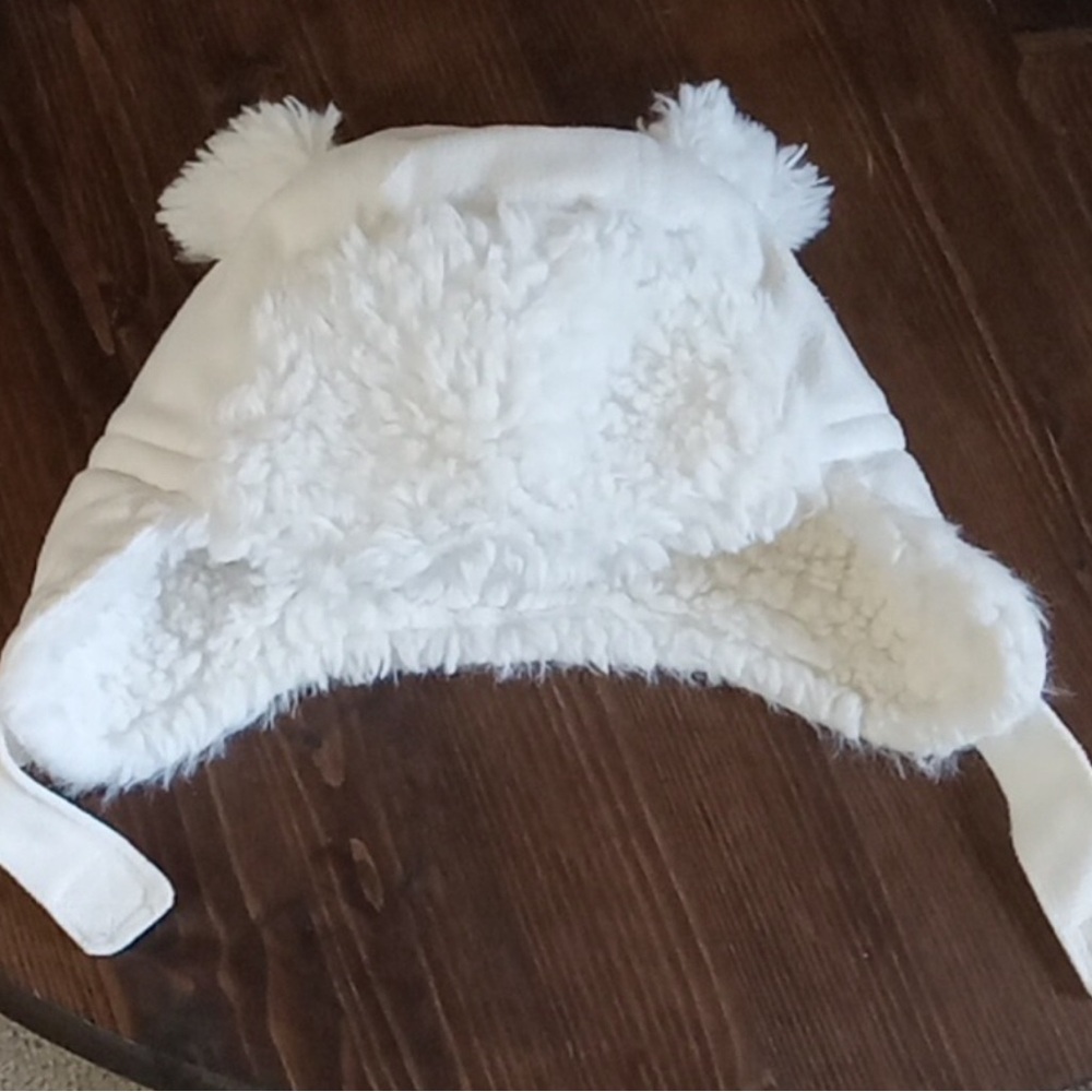 OLD NAVY CREAMY VANILLA FAUX SHERPA HAT W EARS SZ 0-6M